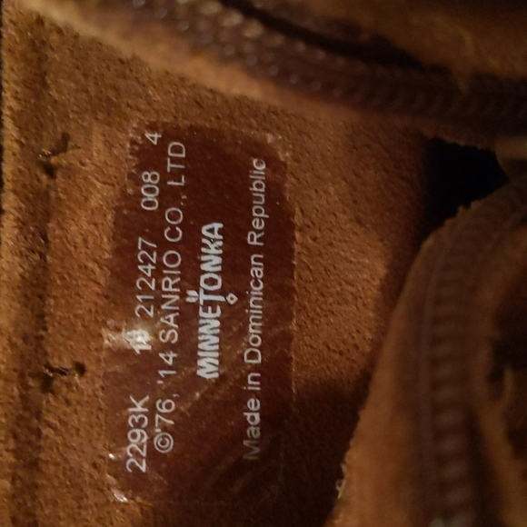 Minnetonka sanrio hello kitty girls moccasins - Picture 10 of 11